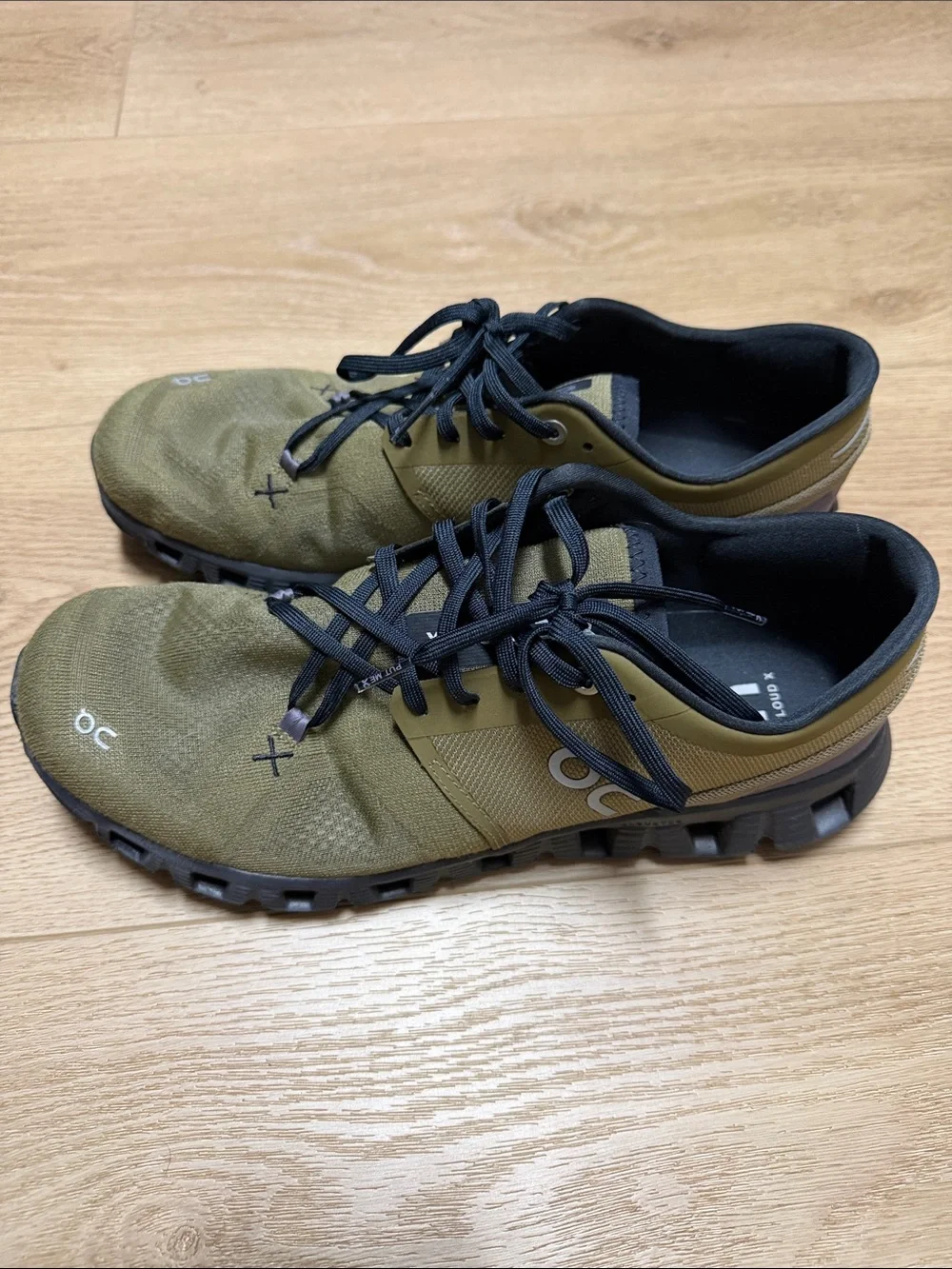 On Running Cloud X4 Men's Olive and Black Low-Profile Trainers